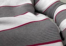 Big White Dick Returns For Five Minutes Of Hard Stroking Action