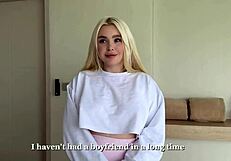 Classmate College Girl Offers Sex and Takes Creampie Cum