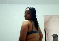 gostosa dances funk shaking chubby latina ass and natural tits for camera