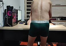 damn i love pounding this big ass hottie bareback backstage till she squirts everywhere