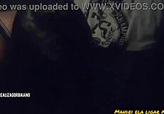 Esposa Putinha Chupando Negro Dotado no Carro Liga pro Corninho Manso