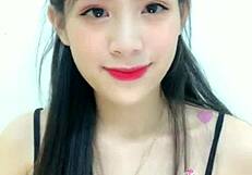 Korean Webcam Star Em Hotgirl Teases Live on Uplive