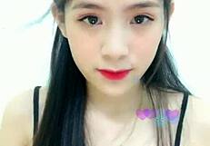 Korean Webcam Star Em Hotgirl Teases Live on Uplive