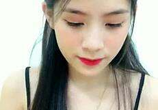 Korean Webcam Star Em Hotgirl Teases Live on Uplive