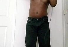 hey i'm sneaking a quick shave and private masturbate sesh join if you want 3