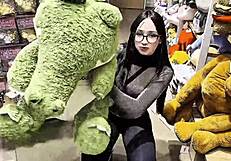 She wins plush jacaré toy backstage then BLOWS qrozne to show thanks in cute roleplay. Petite latina moans rough with natural tits out