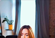 Wow her skinny yoga body looks amazing on webcam right now