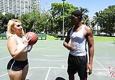 curvy pawg nina kayy drops shorts for big cock ride