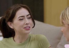 Petite teen stepdaughter tribs pussy with stepmom and bff in lesbian threesome