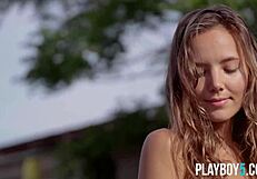 PETITE RUSSIAN MILF NAKED OUTDOOR STRIPTEASE PERFECT NATURAL TITS BODY