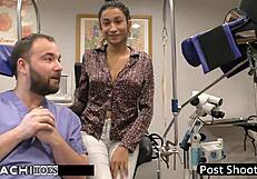 hey i'm doctor-tampa making miss mars orgasm with hitachi