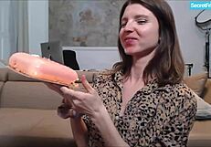 wanna taste gina gerson's cake and cunnilingus show on secretfriends?