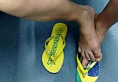 hidden flip flops tease brazilian mature feet candid voyeur