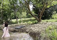 you watching her get fucked raw outdoors by stranger pumping fist?