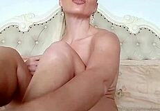 Cougar queen rams toys deep in juicy shaved milf cunt