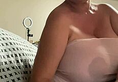 fat mommy's big tits and juicy pussy up close