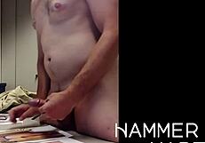Bodybuilder unloads monster cum tribute onto NaughtySarah2211 close-up