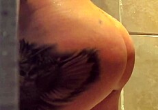 caught her in the bath all wet and ready for that deep pounding moans everywhere