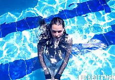 Jessica Bunny's petite latina body wet underwater in pool pussy tease
