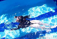 Jessica Bunny's petite latina body wet underwater in pool pussy tease