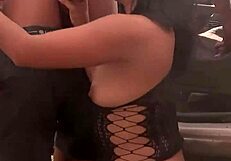 mi esposa termina cogida en el monte por su amante porque no habia motel disponible esa noche