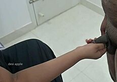 i'm that bengali bhabhi giving my neighbour boy the best handjob ever 😘