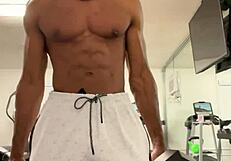 Skinny California college lady workouts turn public muscular sex with bodybuilder outdoors