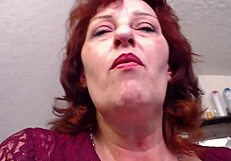 mmm buzz buzz my new oiled hairy milf pussy loves this vibrating sextoy up close