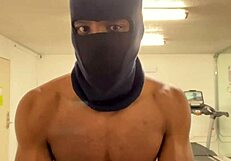 Skinny California college lady workouts turn public muscular sex with bodybuilder outdoors