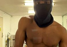 Skinny California college lady workouts turn public muscular sex with bodybuilder outdoors