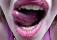 Blue Eyed Dawnskye Shares Shaved Pussy Masturbation for Birthday