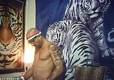 Behind scenes maxxx loadz muscular italian strokes machine fuck