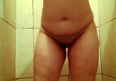 Jully Ninfetinha Pregnant Pussy Wash Teases Tight Ass for Cock