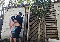 Horny Wife Tempts Builder with Juicy Ass