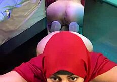 mia niqab shakes pretty ass in homemade mirror for husband