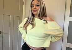 Vanessa Marie hides big-titty step-sister's 18+ household secret with Scott Stark