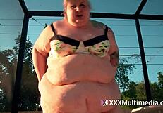 Ivy Davenport's Fat Rolls Chair Stuck