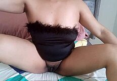 young milf teases her squirting pussy for your fantasies