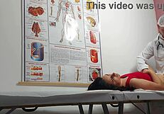 ginecologista fingers tight cu then pounds patient's wet pussy hard 😈💦