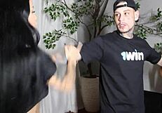 A mulher catches me fucking school girl bareback doggystyle