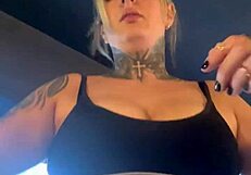 damn gym girl stares make this woman's pussy drip wet down her legs!