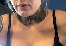 damn gym girl stares make this woman's pussy drip wet down her legs!