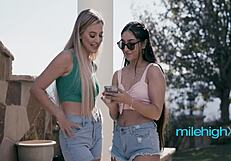 Shy teen lesbian licks adorable girl's pussy in steamy mutual masturbation