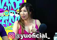 yu ferracini masturbates to orgasm in 30 seconds
