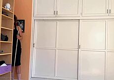 hey best friend's stepmom shows me how to handle sexy girls 😏🍑