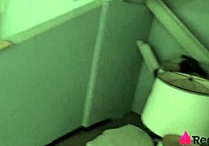 patroa safada mama o pauzão e leva foda no pelo dos ajudantes?