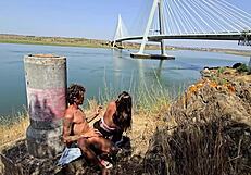 ARRUANDO CARRO FODENDO ESTRADA ENTRE PAÍSES DAMIANA BRASILEIRA SAFADA EUROPA EP5