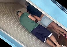o entregador pegou a argentina e a brasileira de quatro pro pauzão dele