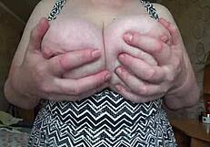 Holy fuck, watch these big gorgeous tits swing close-up!