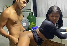 Le Follo El Coño A Mi Hermanastra Con Mi Gran Polla